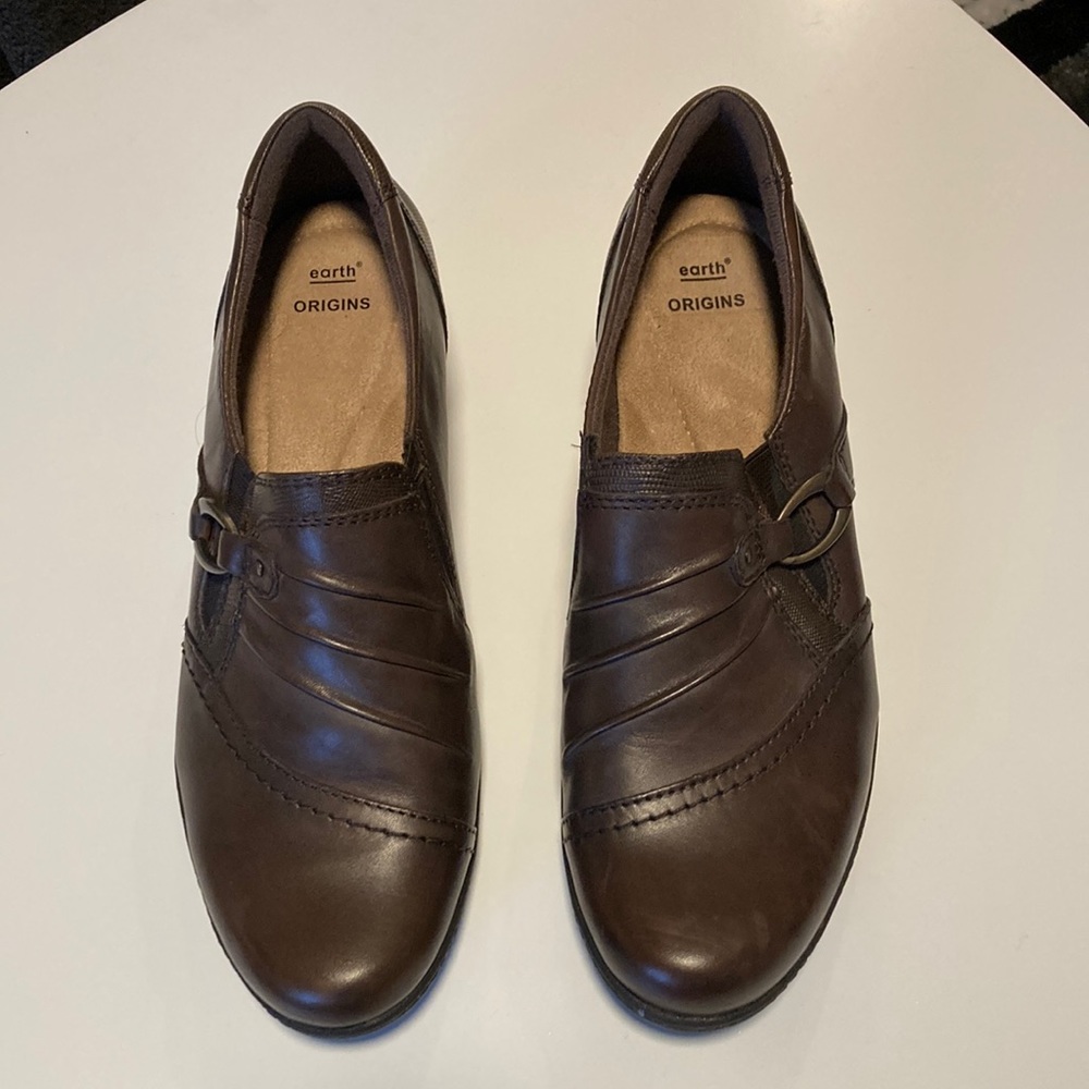 Earth Origins brown leather shoes 10M